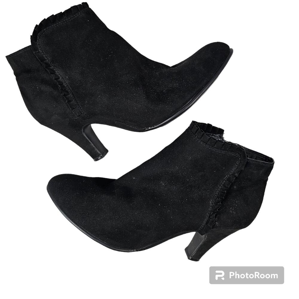 Aerosoles Tape Gun Black Booties Women's Size 9
